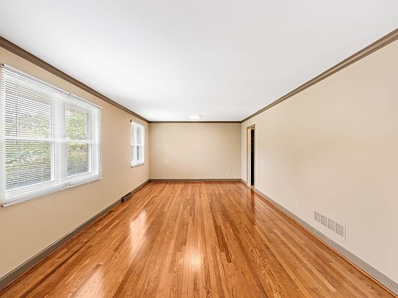 5th image of 7 Dublin Ct