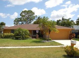 6736 Hollandaire Dr W, Boca Raton, FL 33433