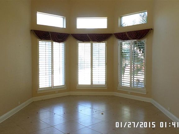 2nd image of 118 Old South Dr