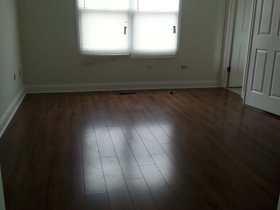 4th image of 1061 Churchill Dr