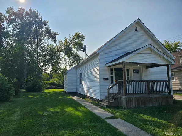 717 15th St, Port Huron, MI 48060