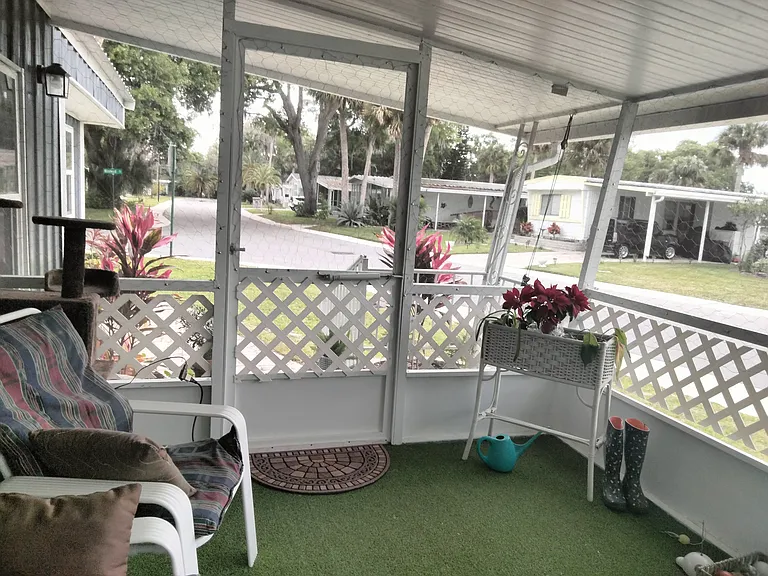 63 Windward Ct — Photo 14