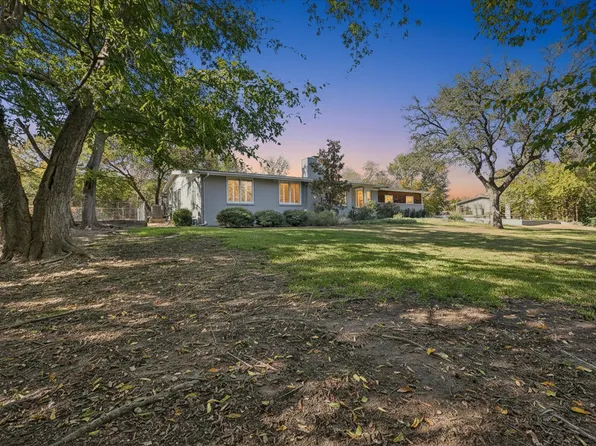 204 Vanshire Rd E, Lakeside, TX 76108