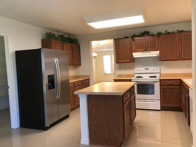 220 Calixto Ct — Photo 6