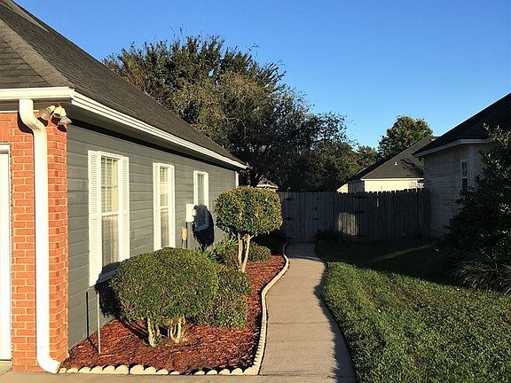 3rd image of 3409 Brandon Dr