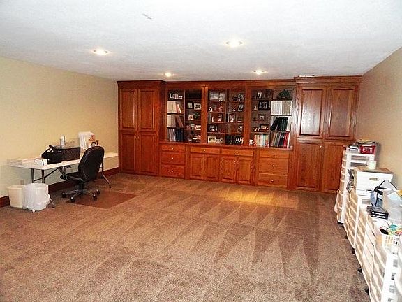 3rd image of 1115 Retreat Ln