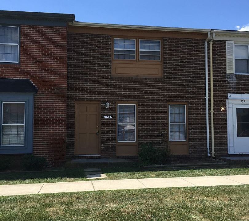 1st image of 104 Hackberry Dr