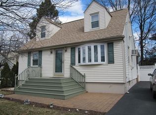 33 Manning St, Edison, NJ 08817