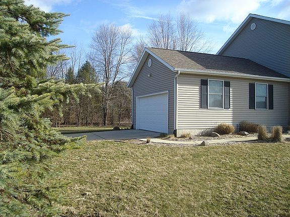 garage/back/side yard view