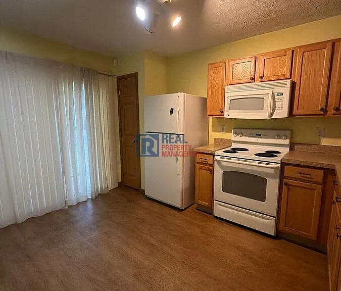 1381 Geranium Dr — Photo 15