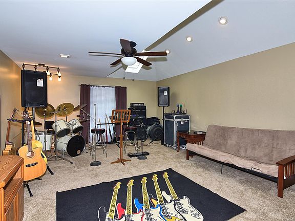 5th image of 9681 S Rosewood Dr