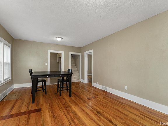 4th image of 15853 Santa Rosa Dr