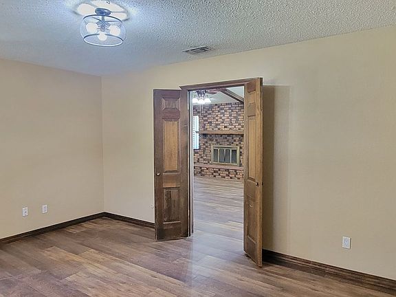 3rd image of 1412 Wilshire Blvd