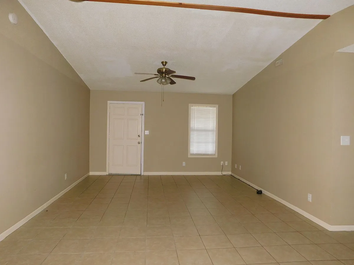 Building Photo - 3539 Studstill Rd