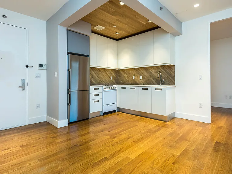69 Ten Eyck St #2C — Photo 2