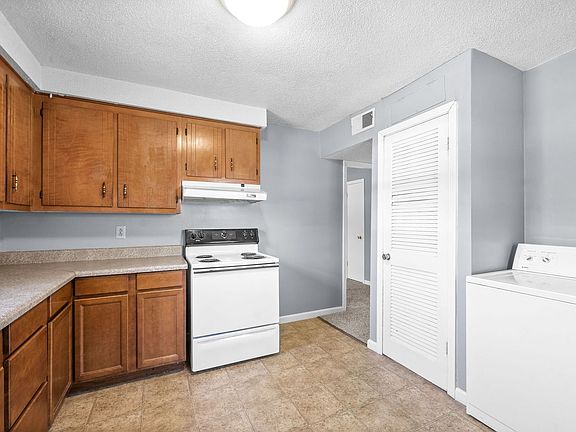 2nd image of 344 Dupuis Dr APT B