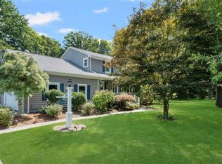 12 Fesser Ave, Bristol, RI 02809