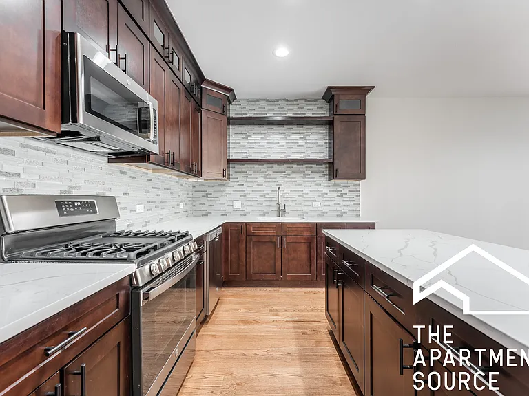 3329 N Avers Ave #1S — Photo 4