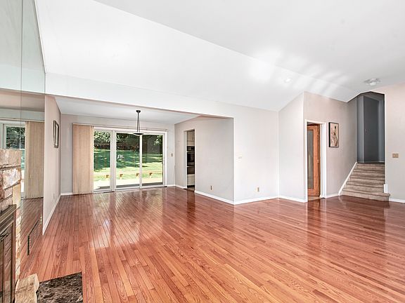 5th image of 185 Pinewood Rd