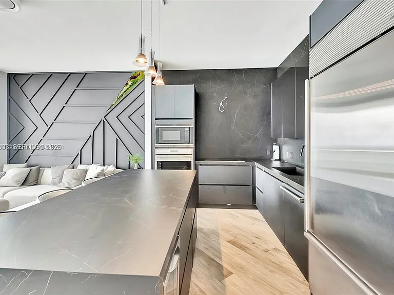 2020 N Bayshore Dr #3408 — Photo 10