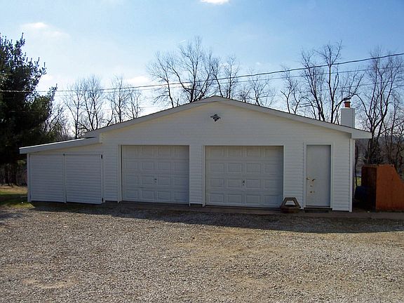 Detached 3 car garage