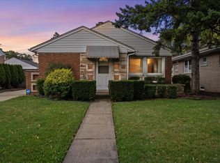 1725 S Fairview Ave, Park Ridge, IL 60068