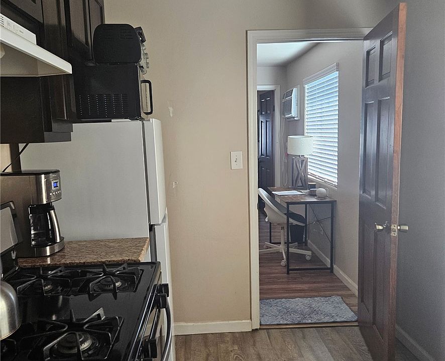 1st image of 820 Jackson St #820