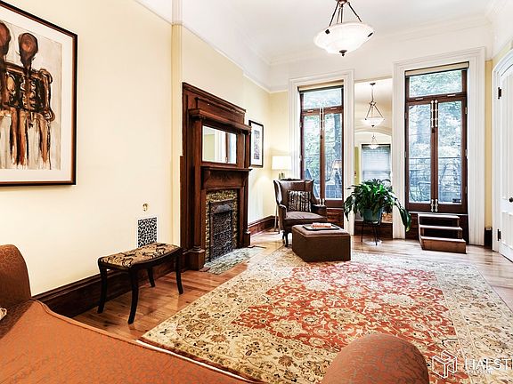 3rd image of 130 Saint James Pl