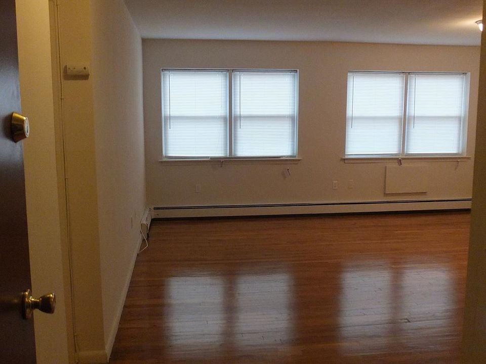 2nd image of 17 Westover Ave APT B5