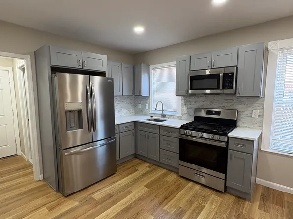 16 Harmony St #1, New Bedford, MA 02744