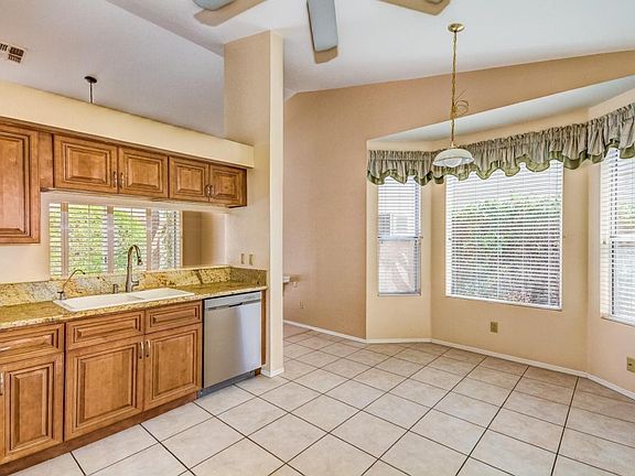 4th image of 1538 E Spyglass Dr