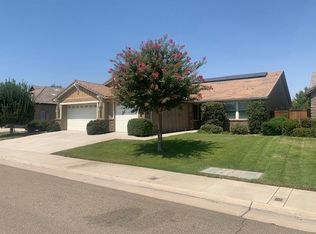 3233 Robinwood Ave, Clovis, CA