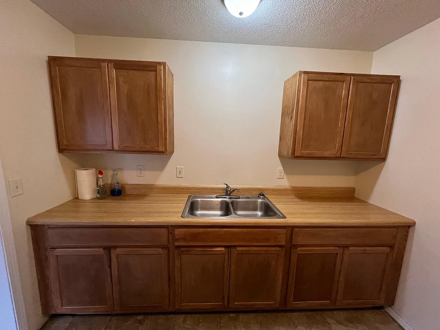 2905 Lawnridge Ct — Photo 1