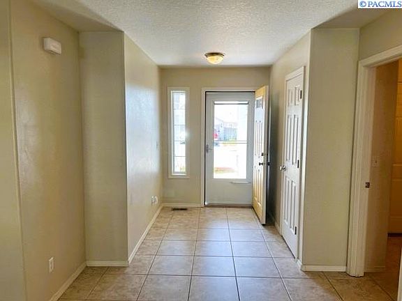 5th image of 9807 Buckingham Dr