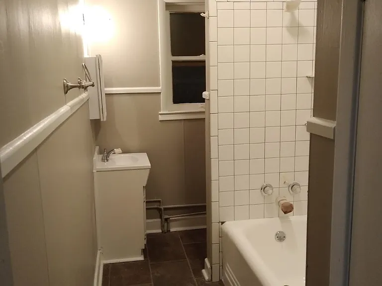 517 Ottawa St — Photo 6