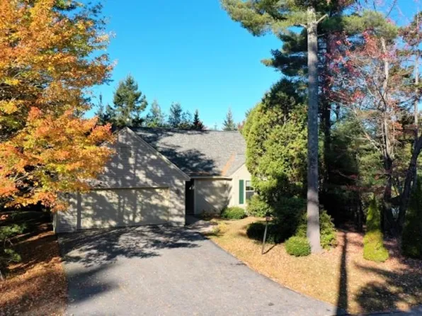 16 Clover Lane, New London, NH 03257