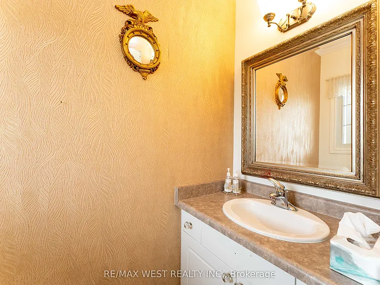 114 Brown St #3 — Photo 6