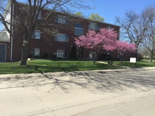 203 S 16th St, Beatrice, NE 68310