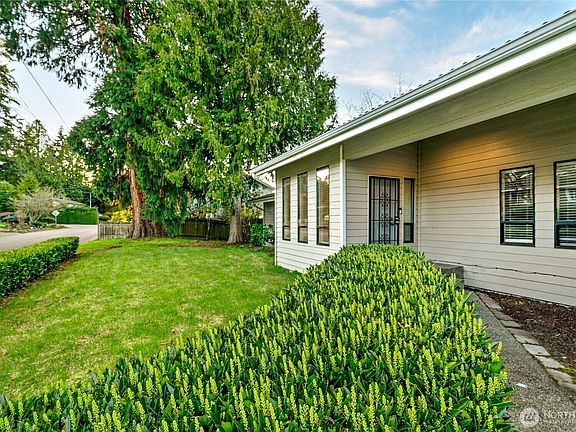 2nd image of 558 SW 298th Street