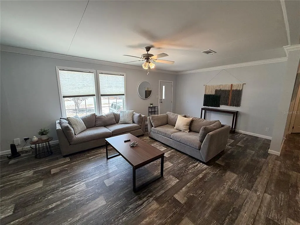 3 bed, 2.0 bath, 1512 sqft, $2,295 — Photo 4