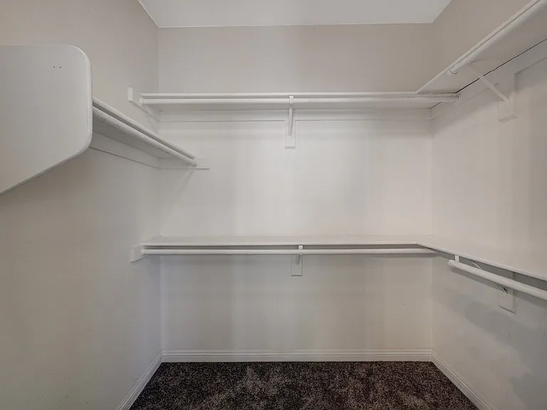 9421 Valley Hills Ave — Photo 35
