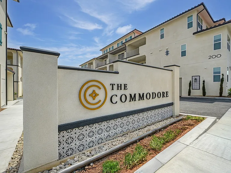 The Commodore Apartments — Photo 14