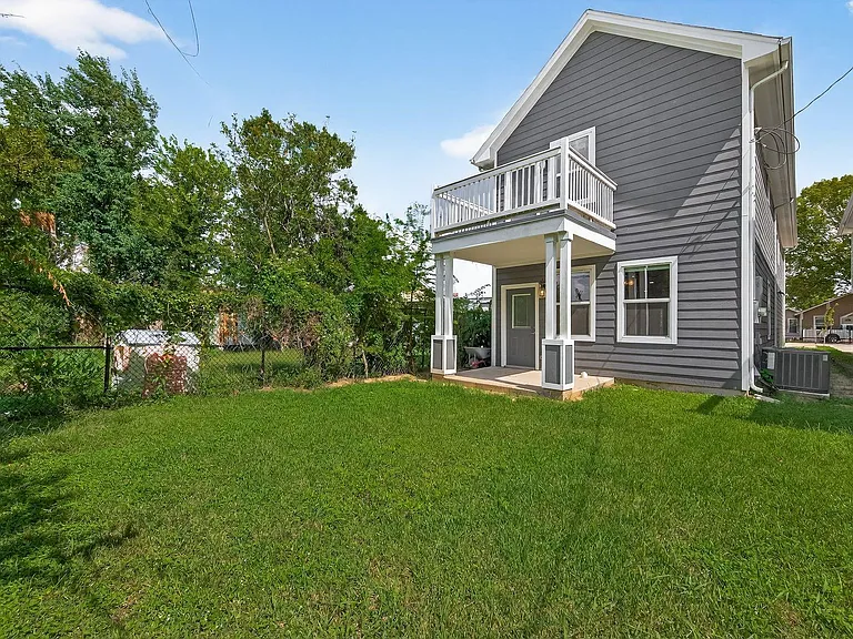714 Zoe St — Photo 10