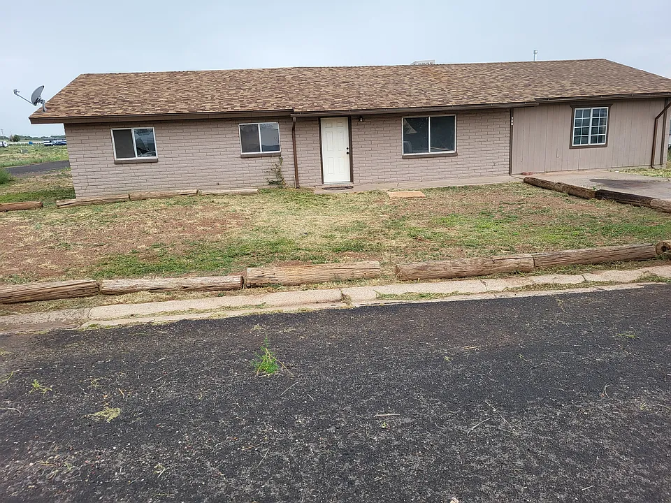 290 S 10th St W