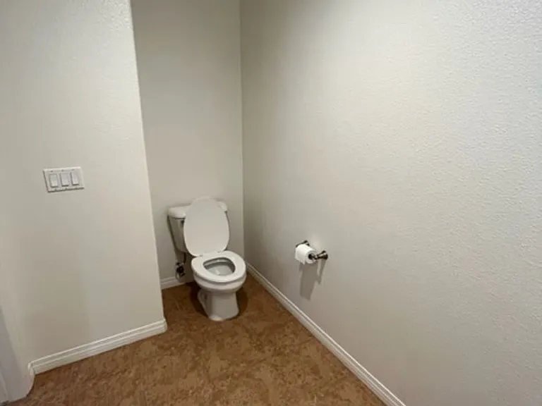 838 Tarragon Ln — Photo 7