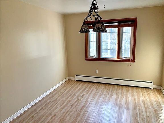 4th image of 139 Windsor Dr