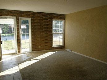 5th image of 1325 Williams St