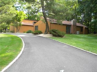 71 Tamarack Ln, Pomona, NY 10970