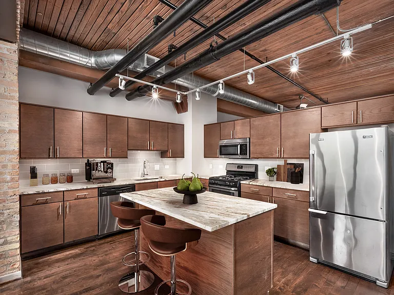 Lofts At River East — Photo 4