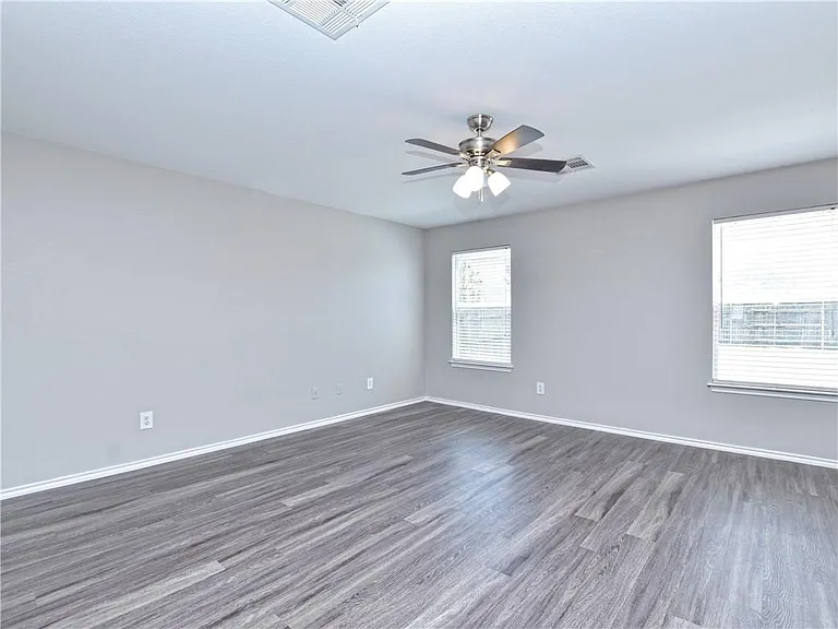 1172 Shadow Creek Blvd — Photo 6